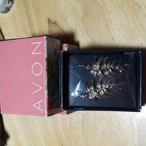 New Avon Palm Leaf Dangling Goldtone Earrings